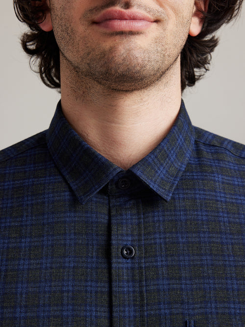 classic collar on merino wool flannel shirt in green navy check