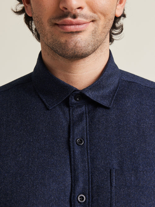 Col classique et boutons en corozo sur une chemise en laine mérinos Wolk flanelle pour homme